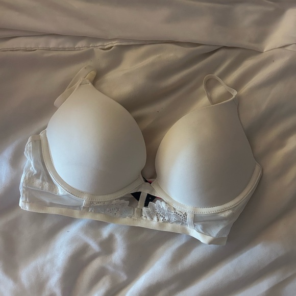 White La Senza Bra NWT 32C - Picture 1 of 3